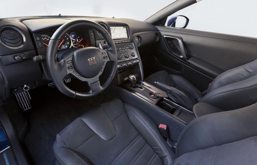  Nissan GT-R 2012 года  (US) (фото 18 из 74)